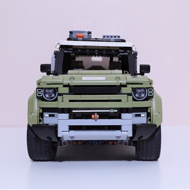 TECHNICAL: Land Rover Defender (42110) - Pre-order With Nice Gift